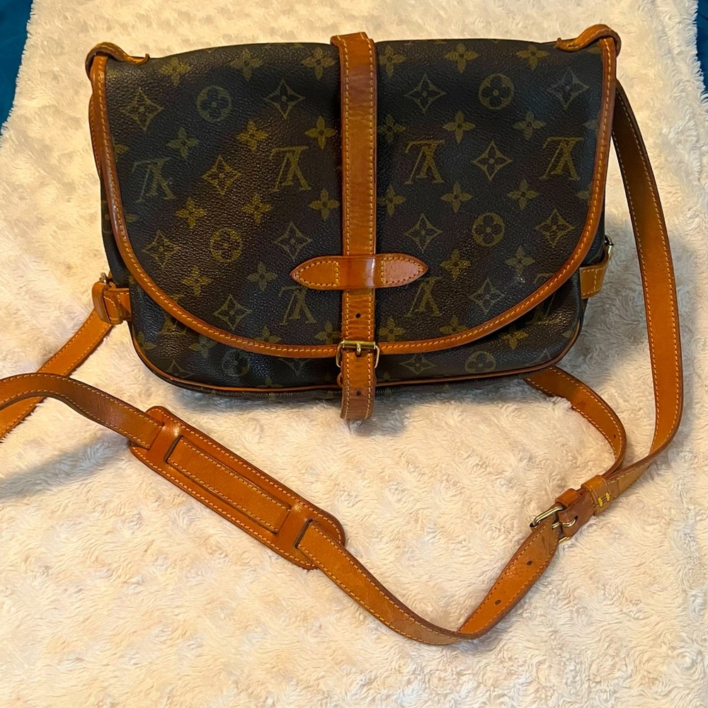 VINTAGE Louis Vuitton messenger bag